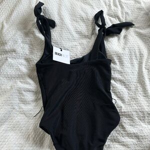 Beach Riot Sydney One-Piece Bathing Suit in Black (without belt)